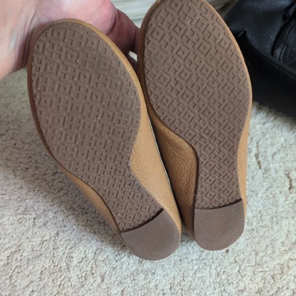 Tory Burch Tan Flats with Gold Logo - Picture 3 of 5